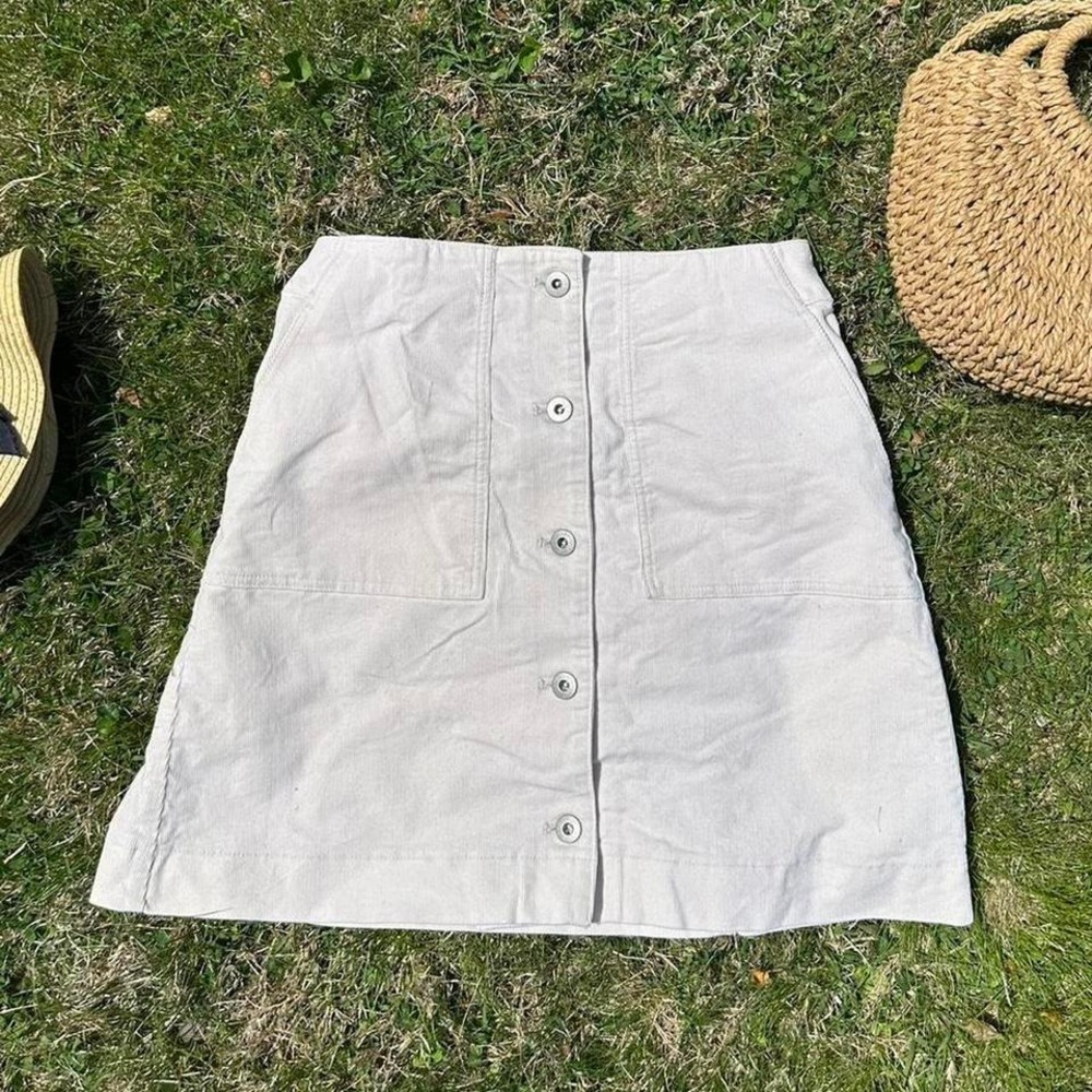 Size 2 UNIQLO Beige Corduroy Skirt‎